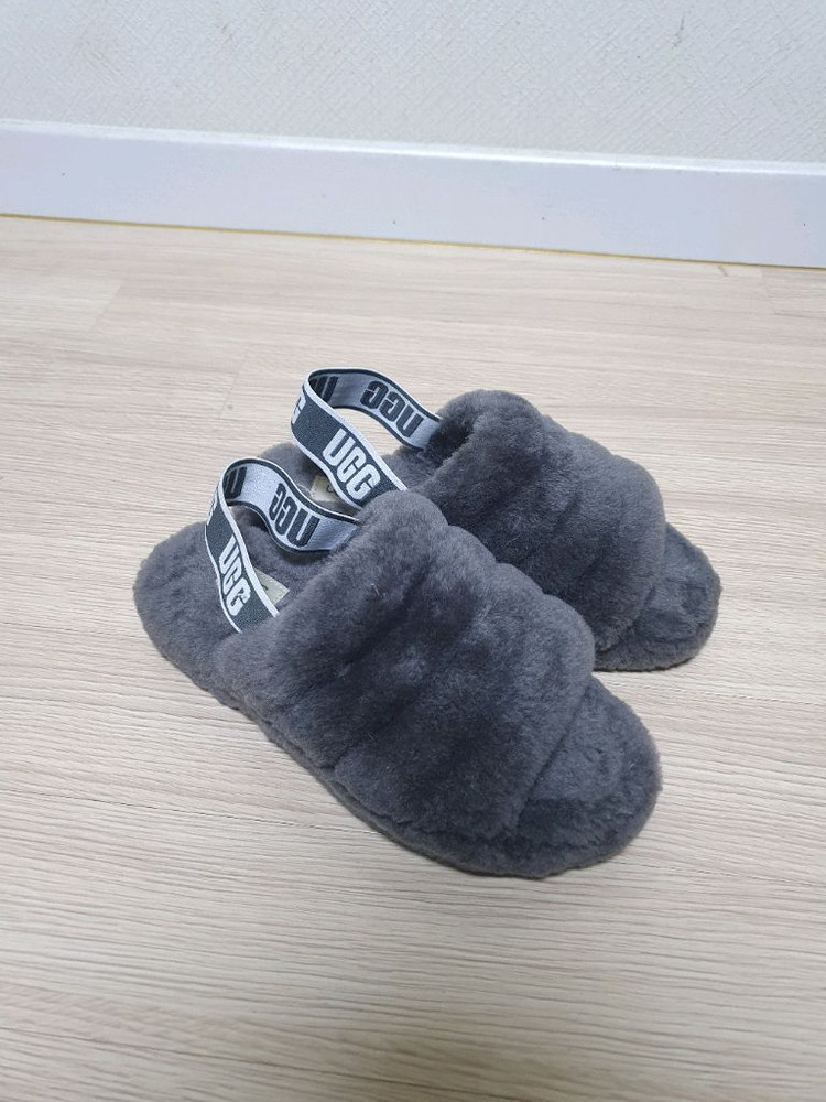 어그 플러프 슬리퍼 245 이미지