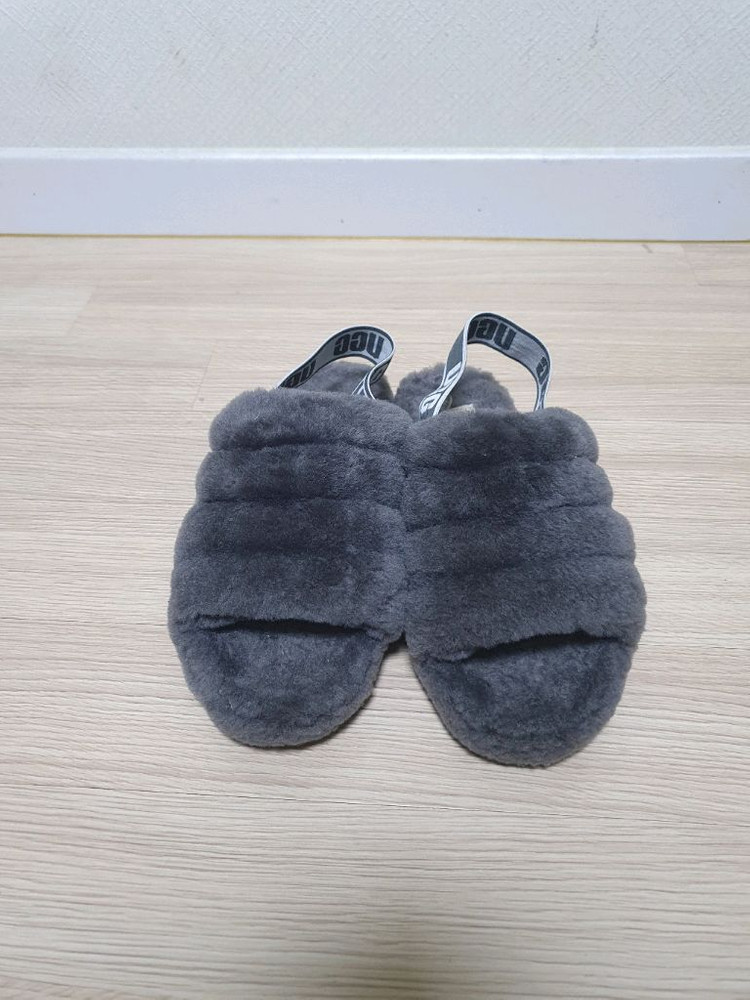 어그 플러프 슬리퍼 245 이미지