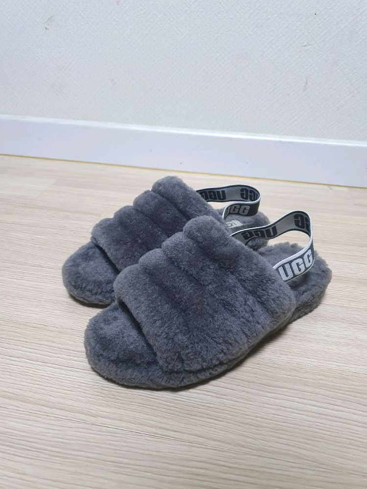 어그 플러프 슬리퍼 245 이미지