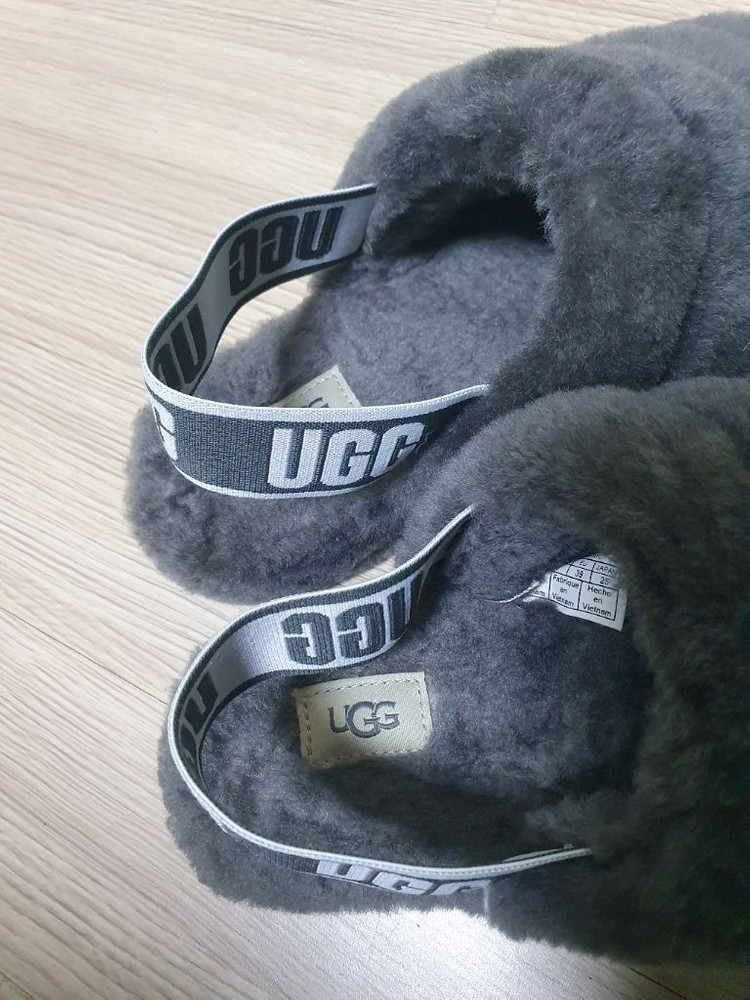 어그 플러프 슬리퍼 245 이미지