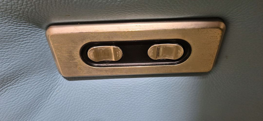 UND 천연가죽 1인 전동 리클라이너 소파쇼파 서울경기근거리 무료배송--3