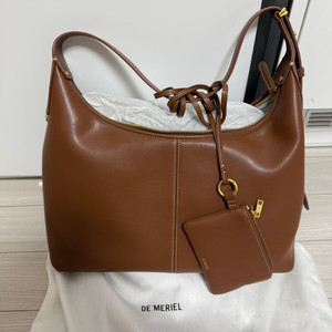 드메리엘 베네타 호보백 이미지