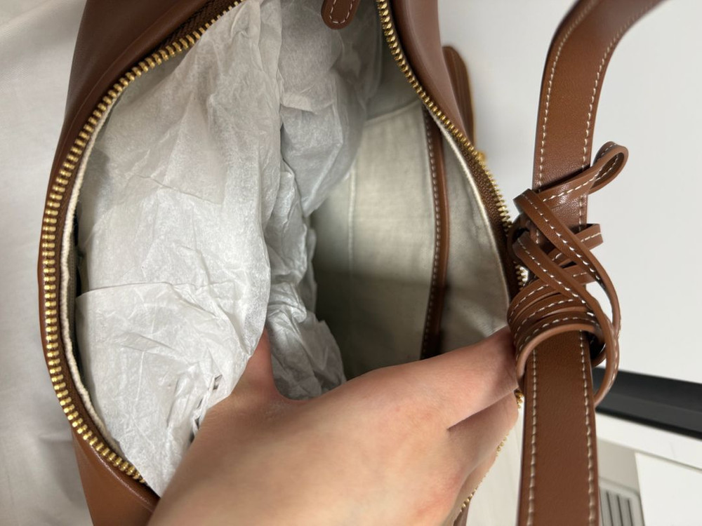 드메리엘 베네타 호보백 이미지