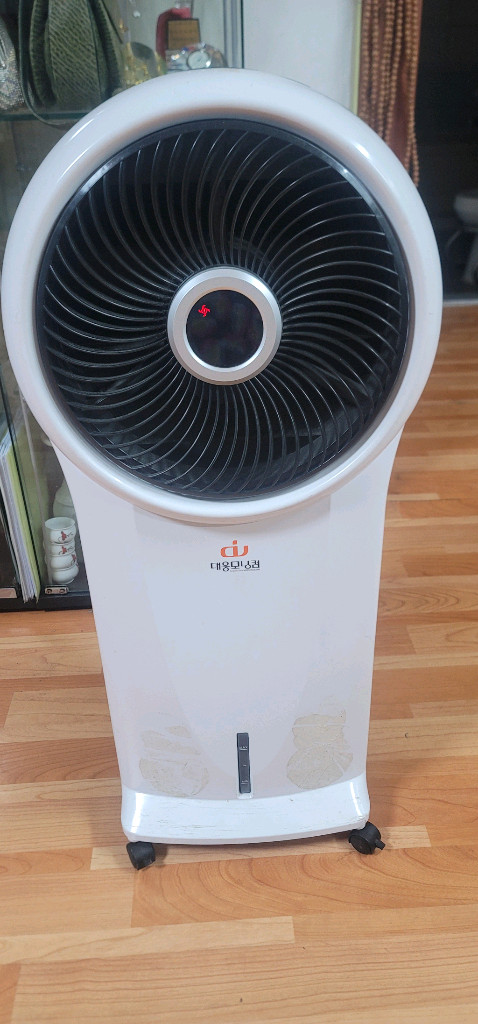 대웅모닝컴 파워 에어쿨러 냉풍기 (DWF-747) | 미리 저렴하게 쟁여두세요![제품 설명]가성비 가전으로 유명한 이미지
