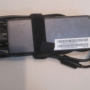 레노버 레노버 전원 아답터 20V 4.5A 90w 이미지