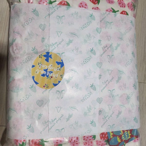 프레젠트프로젝트 빅베리 쿠션백 미개봉 판매합니다