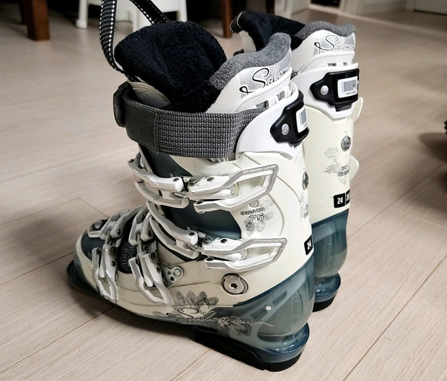 살로몬 스키부츠 240-245--1