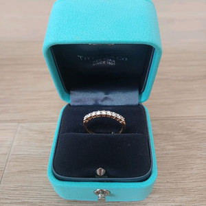 티파니 포에버 임브레이스 9p다이아 18k 반지(국내10호)