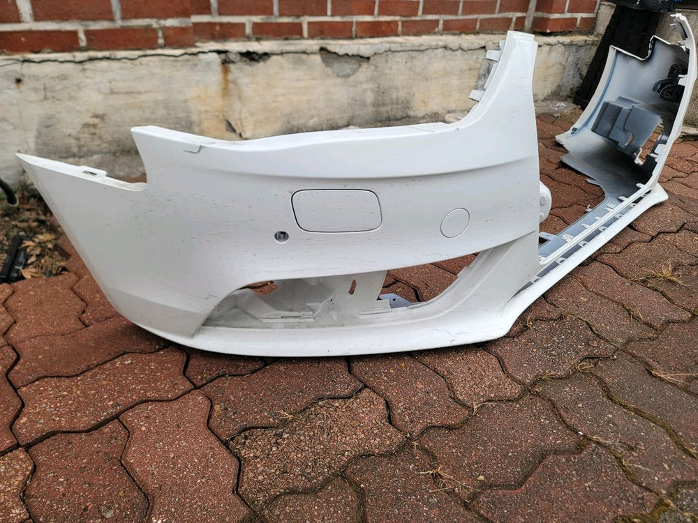 아우디 A4 앞 범퍼 B3 3세대 범퍼아우디 A4 앞범퍼 범퍼OIO 53 30 71 66 이미지