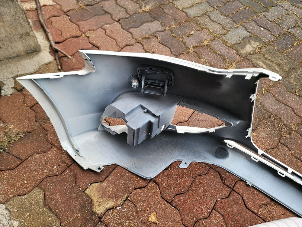 아우디 A4 앞 범퍼 B3 3세대 범퍼아우디 A4 앞범퍼 범퍼OIO 53 30 71 66 이미지