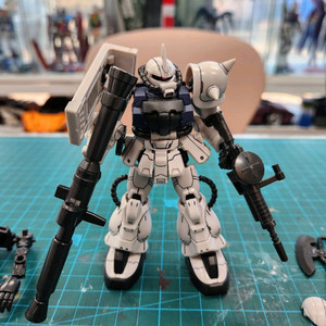 G프레임 자쿠 건담