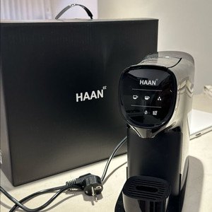 한경희 캡슐 커피 머신 블랙 색상입니다 새제품