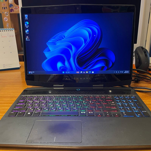 델 에일리언웨어 m15 하자있음. 게이밍노트북