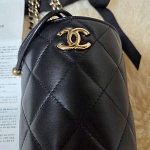 샤넬 공방 스몰 버킷백, 스몰 체인 버켓, 샤넬 미니 백, 샤넬 램스킨 버킷백 이미지