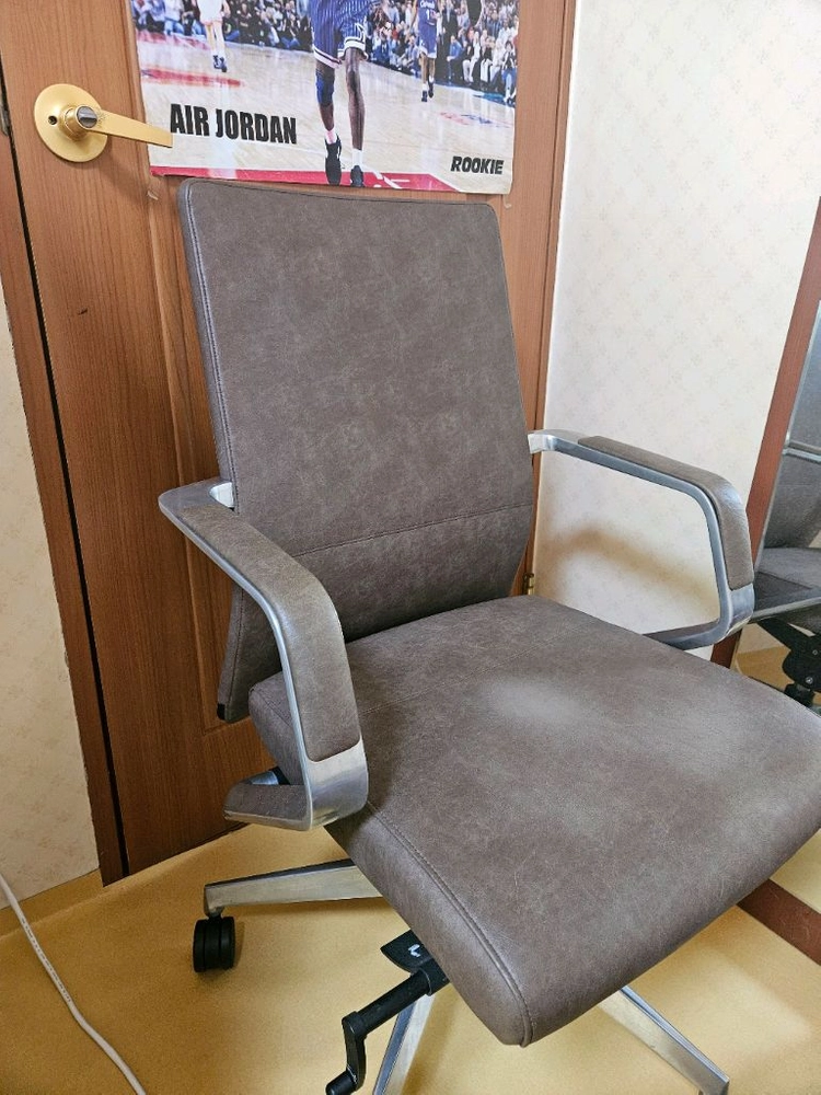 파트라 중역의자 이미지