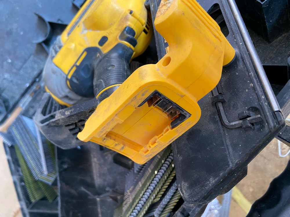 디월트 타정기 DCN692 전동 타카 네일러--5