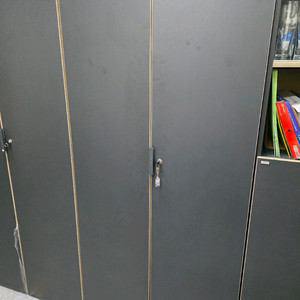 사무실 정리 데스커책상 1600 6개 데스커책장6개 시디즈의자 6개