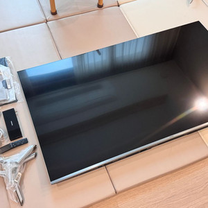 삼성 65인치 UHD TV UN65MU8000 상태 좋음 / 벽걸이 사용