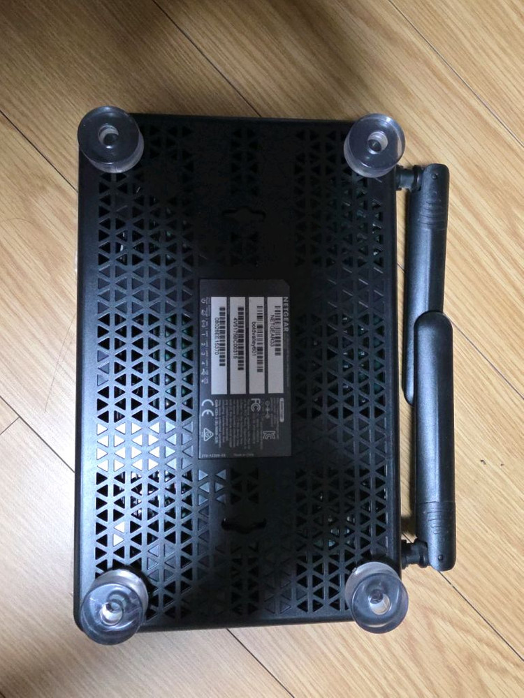 넷기어 R6220 AC1200--1