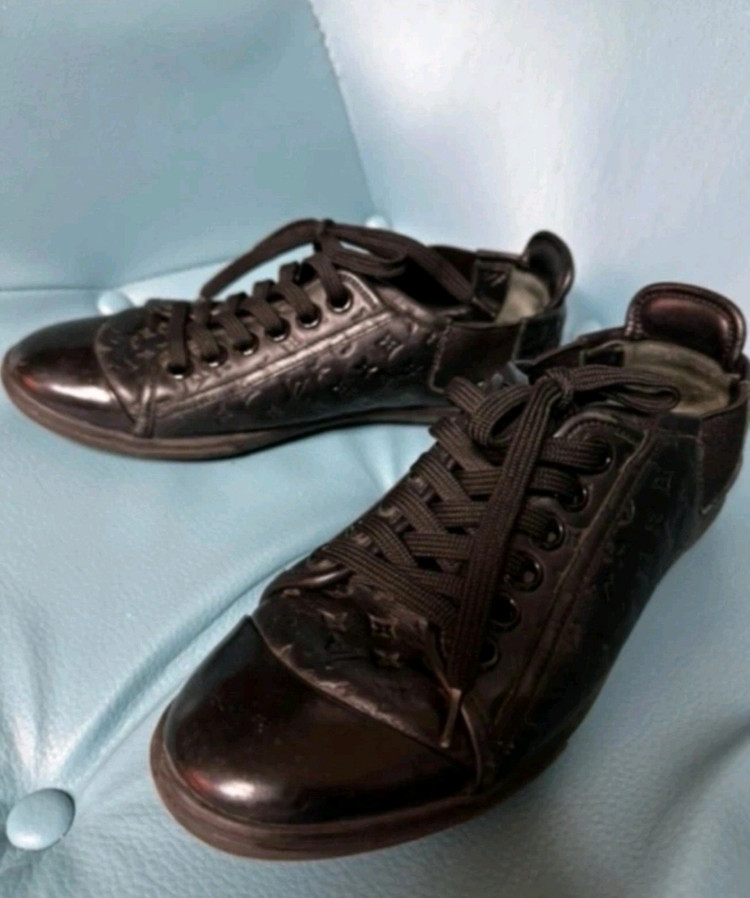 루이비통 블랙 모노그램 스니커즈 블랙 이미지