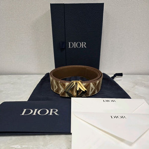 디올 다이아몬드 리버서블 벨트 95사이즈 판매