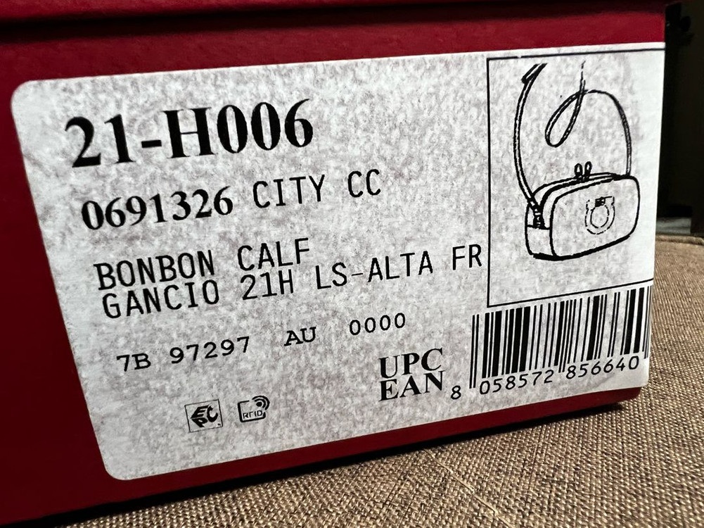 페라가모 크로스백 거의 새것 풀박스 이미지