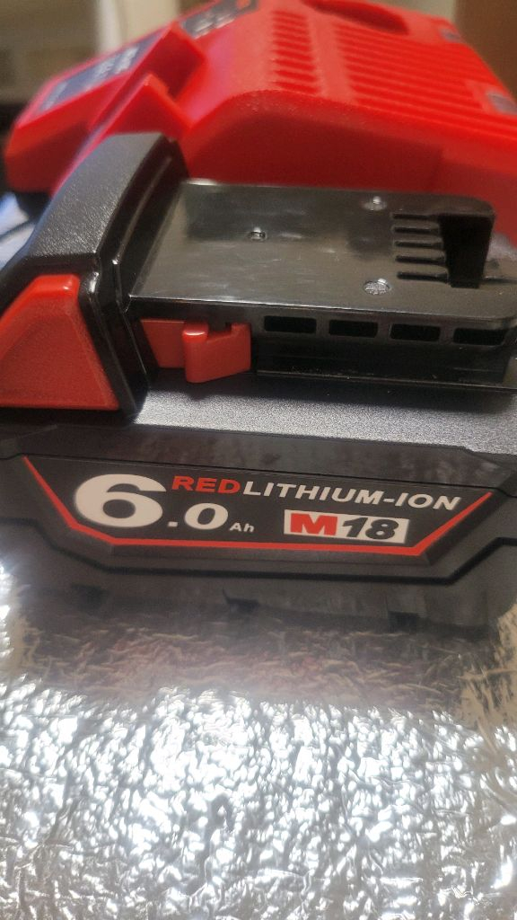 밀워키 OEM 배터리1개 충전기1개충전기는 듀얼 충전기--3