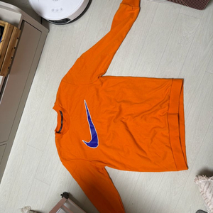나이키 스우시 맨투맨 새상품 이미지