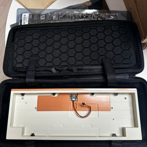 mode tempo cream 모드 템포 크림 팝니다.(커스텀키보드)