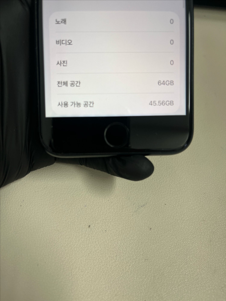 아이폰Se3 64G 미드나이트 SSS급--8