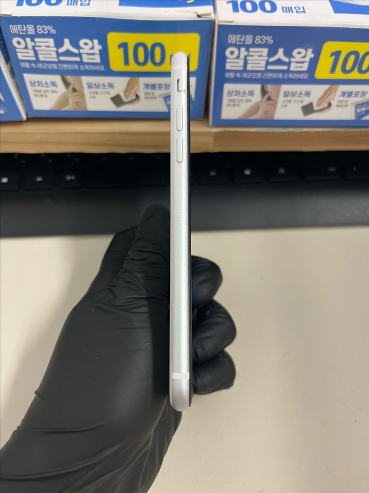 아이폰Se2 64G 화이트 S급!--5