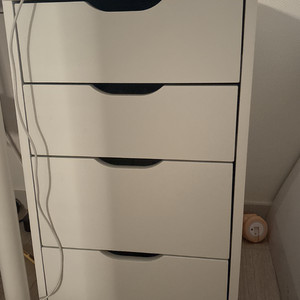 4단 서랍장