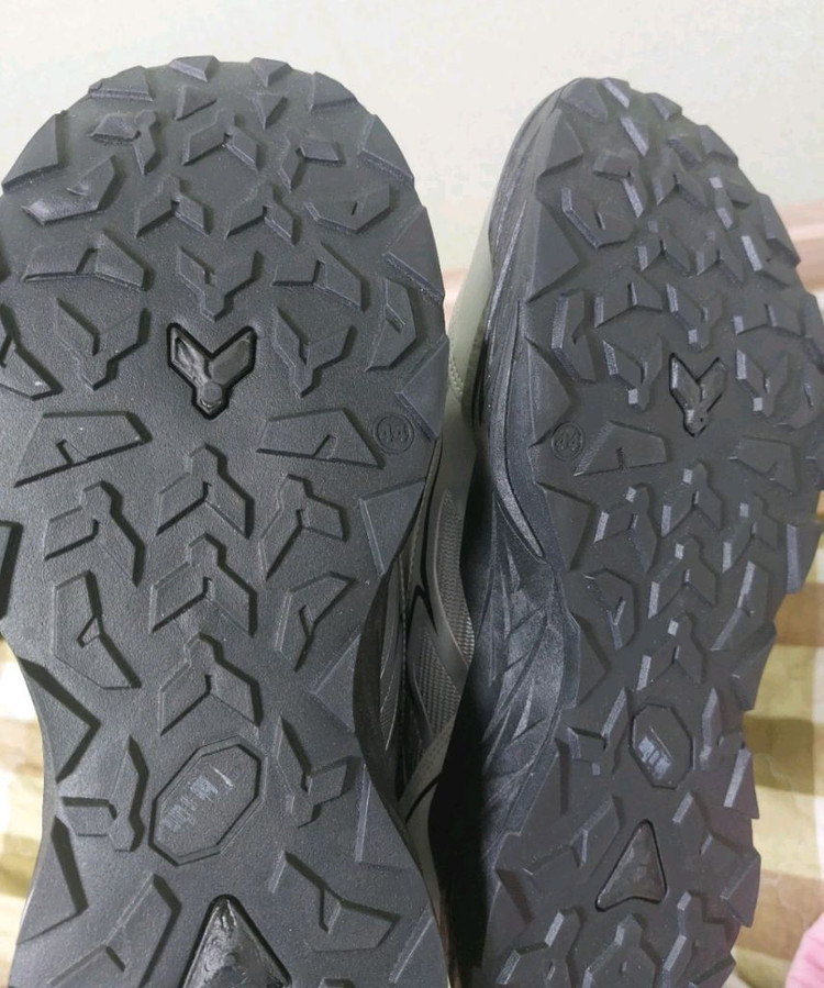 260 트레킹화 새상품입니다--1