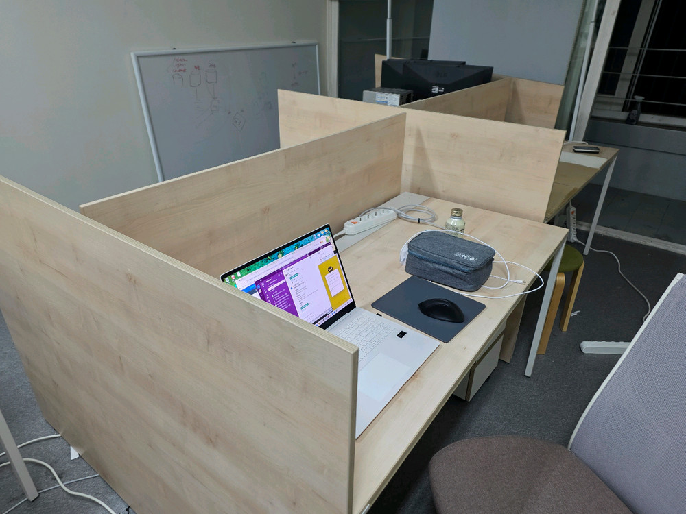 데스커 5단서류장 6개판매합니다.--8