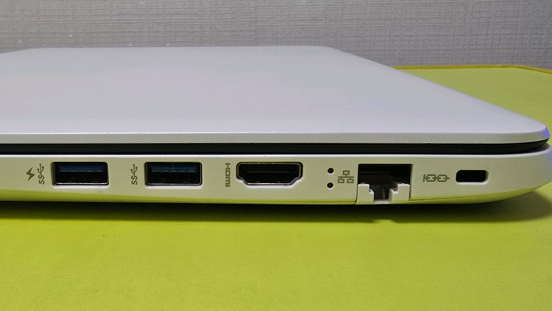 LG 울트라북 PC 15U480/ i5-8250U 윈11 램8G SSD 256 +1TB--1