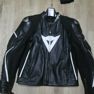 [신형] 다이네즈 아센 가죽 자켓 50호 -검흰- 이미지