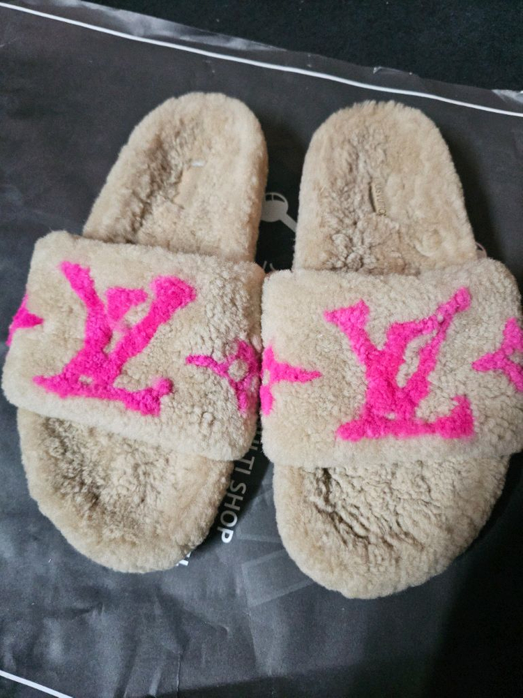 루이비통 털 슬리퍼 260~265mm 이미지