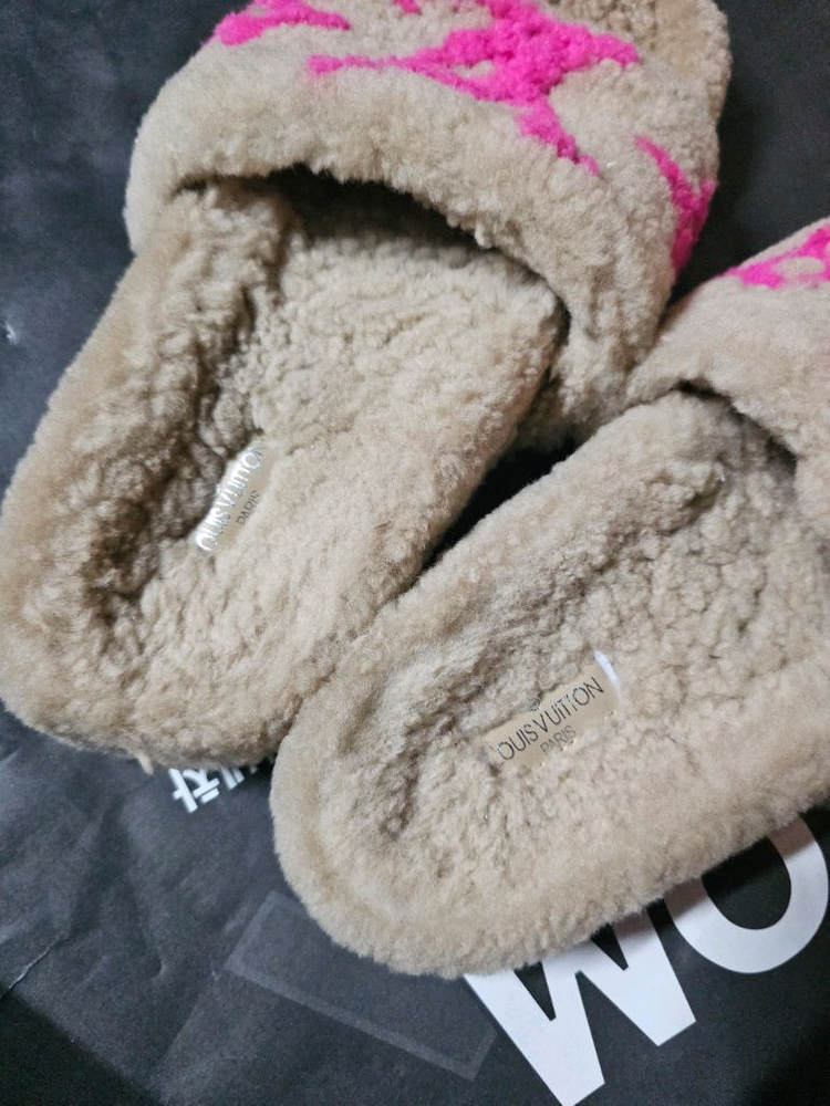 루이비통 털 슬리퍼 260~265mm 이미지