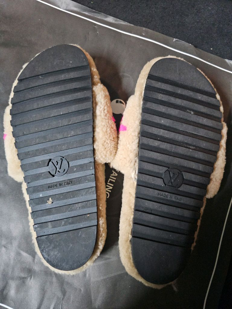 루이비통 털 슬리퍼 260~265mm 이미지