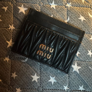미우미우 마테라쎄 카드 지갑 이미지