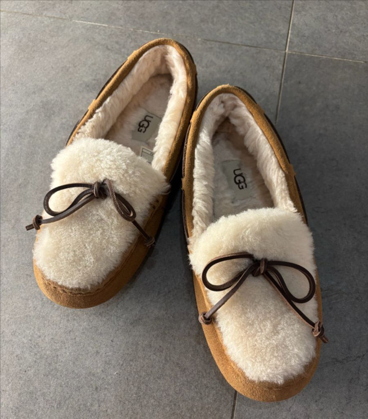 어그 다코타플러프39--1