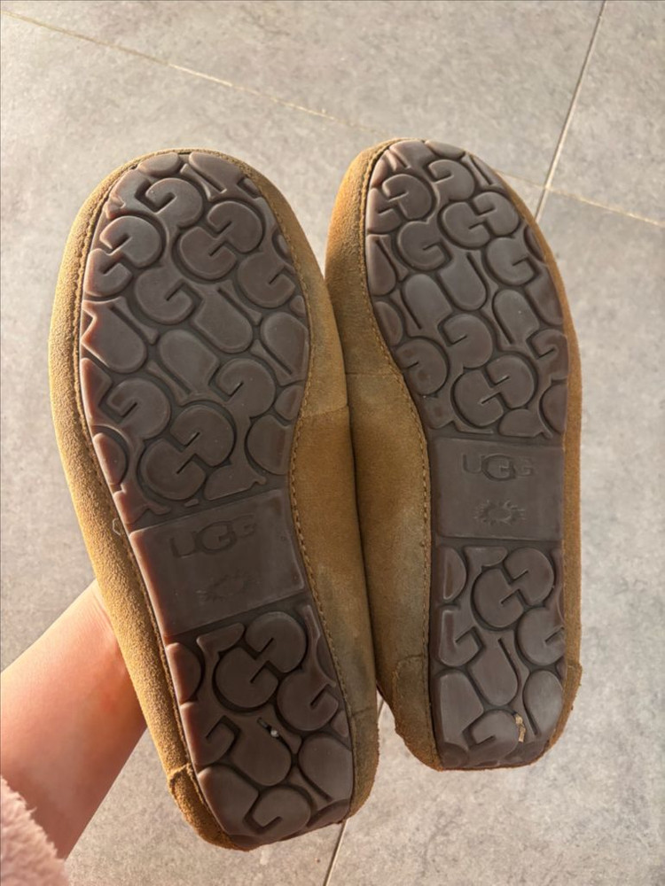 어그 다코타플러프39--2