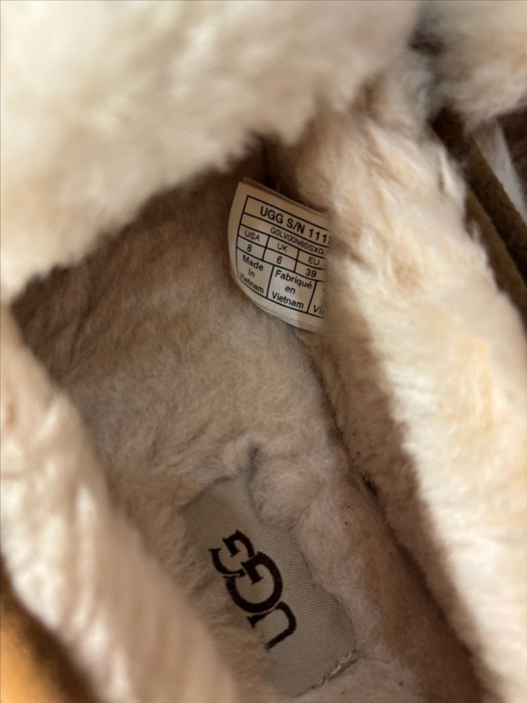 어그 다코타플러프39--3