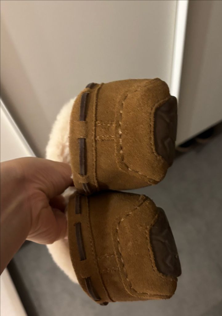 어그 다코타플러프39--8