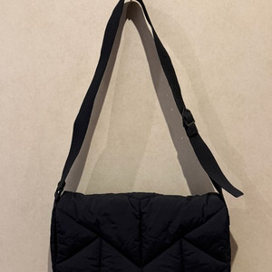 질스튜어트 로젤라패딩 L숄더