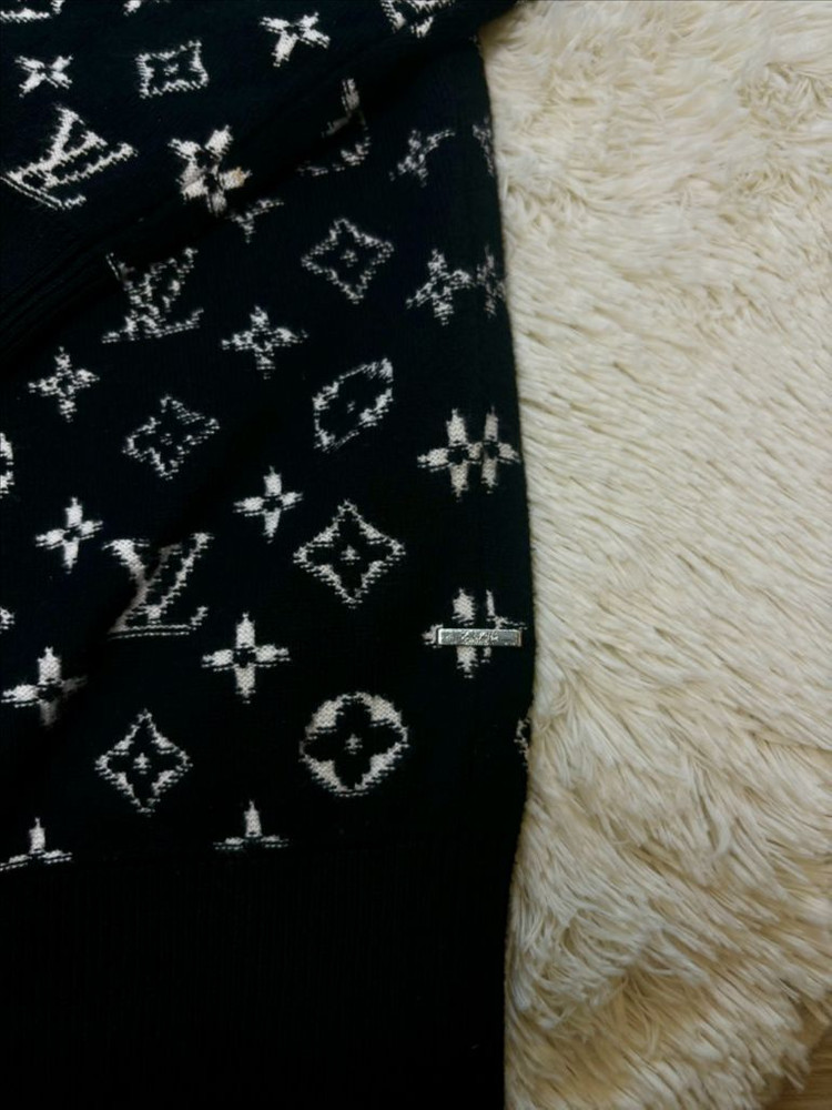 (XL)루이비통 그라디언트 니트--2