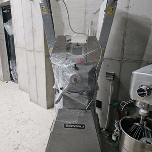 RAM 이탈리아산 스탠드형 도우시터 파이롤러