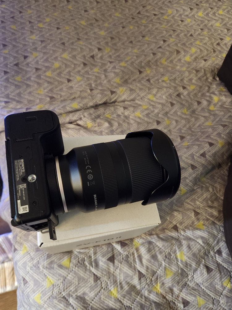 ZV-E10 M2 최신 바디 + 탐론 17 70 팝니다 사진처럼 잔 기스 거의 없음 이미지