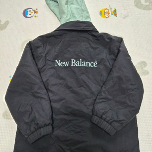 뉴발란스키즈 경량패딩 130 블랙