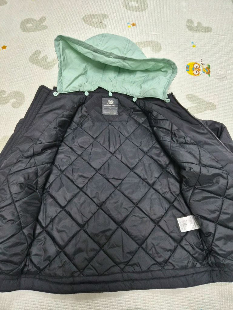 뉴발란스키즈 경량패딩 130 블랙--7